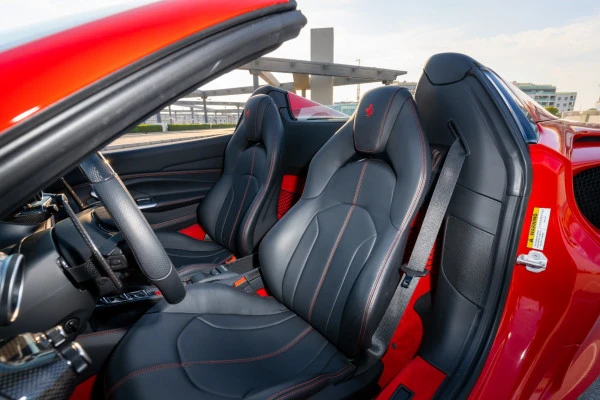 Red Ferrari F8 Tributo Spider, 2023 Photo 5